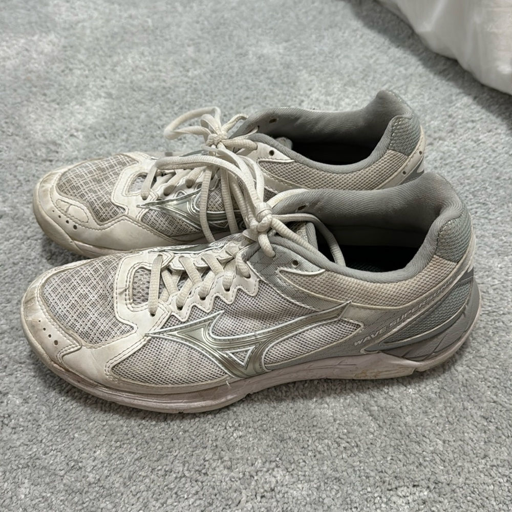 Mizuno indoor court shoes